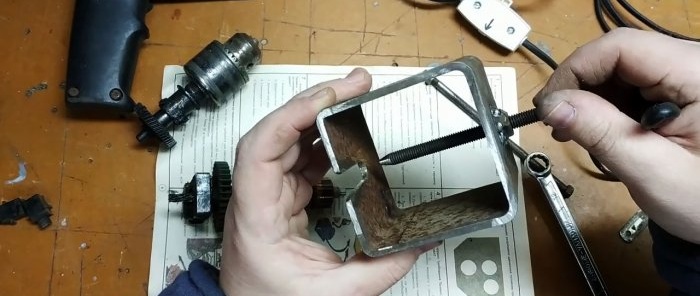 How to make the simplest armature bearing puller