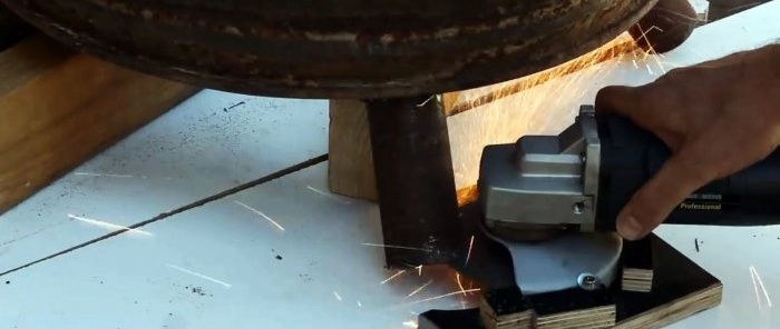 How to make a fire pit from an old wheel rim