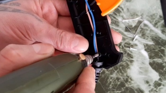 How to restore broken threads in a plastic case in 5 minutes