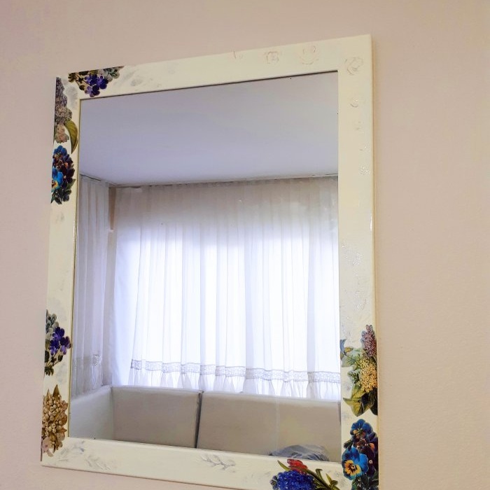 Mirror frame decor