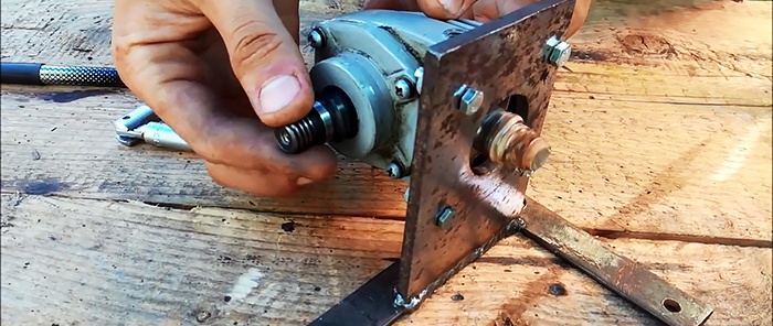 Scooter with a chainsaw engine and an angle grinder gearbox