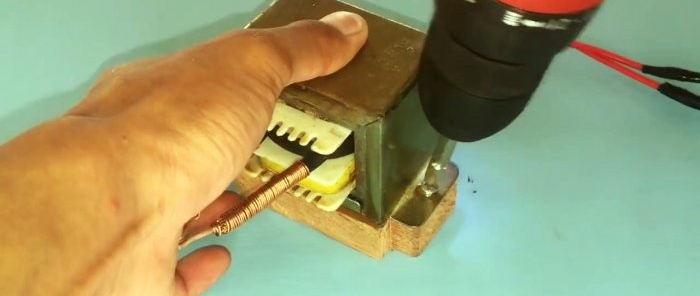 Ferro de solda DIY com aquecimento instantâneo de um transformador