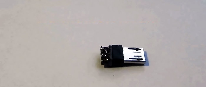 How to make an adapter to connect a flash drive to a smartphone