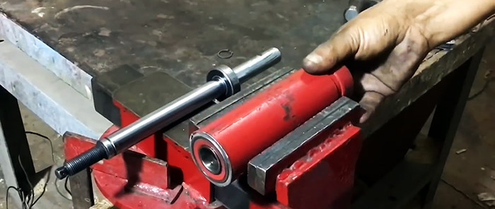 How to make a shaft for a circular saw from scrap materials