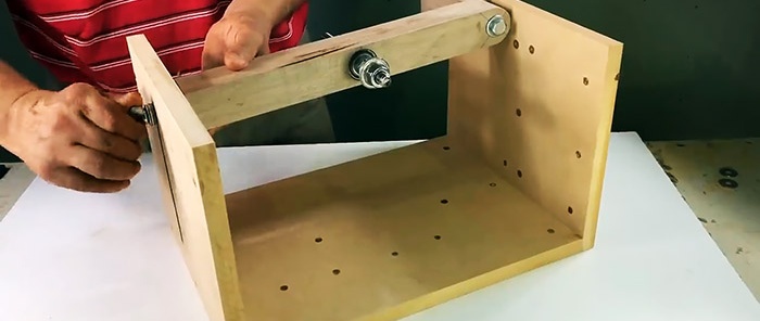 How to make a compact circular saw from a drill with adjustable cutting depth