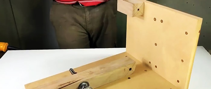 How to make a compact circular saw from a drill with adjustable cutting depth