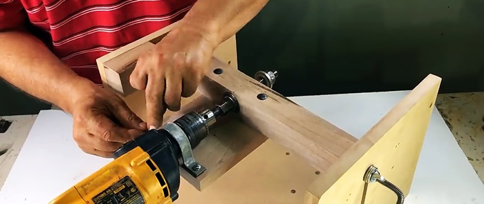 How to make a compact circular saw from a drill with adjustable cutting depth