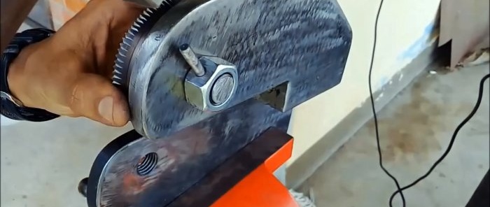 How to make a disc leaf cutter