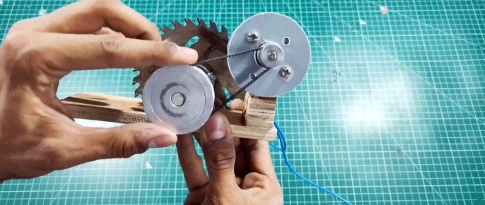 How to make a 12V mini circular saw