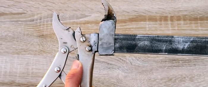 How to convert clamping pliers into a wide quick-release clamp