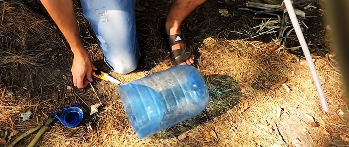 How to make a clamshell from a plastic bottle