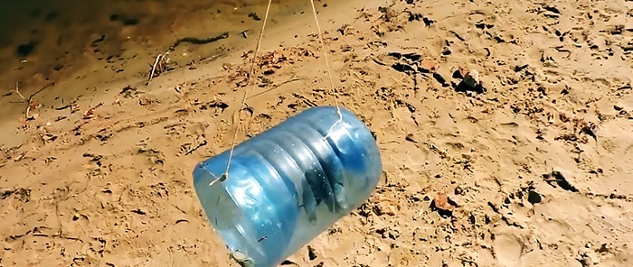 How to make a clamshell from a plastic bottle