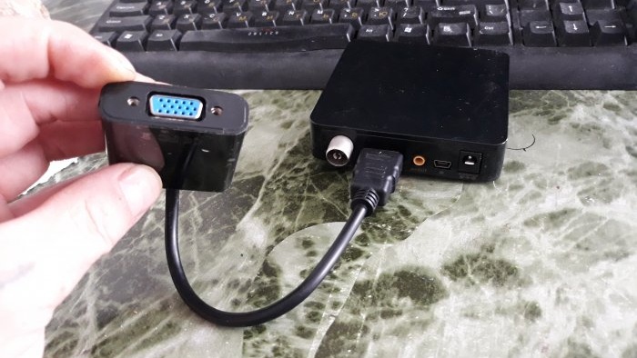 How to connect a DVBT2 set-top box to a computer monitor