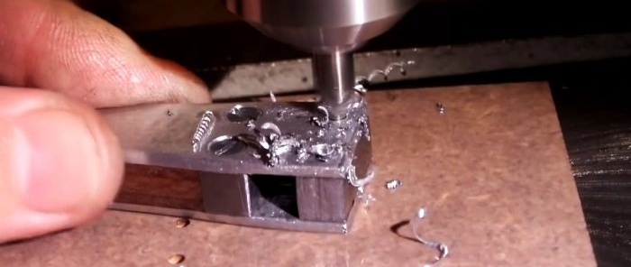 How to make a reliable jigsaw for shape cutting