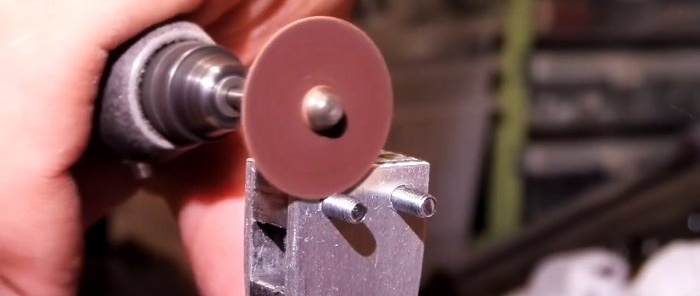 How to make a reliable jigsaw for shape cutting