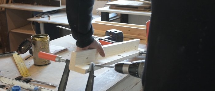 How to make a container for flowers from pallets