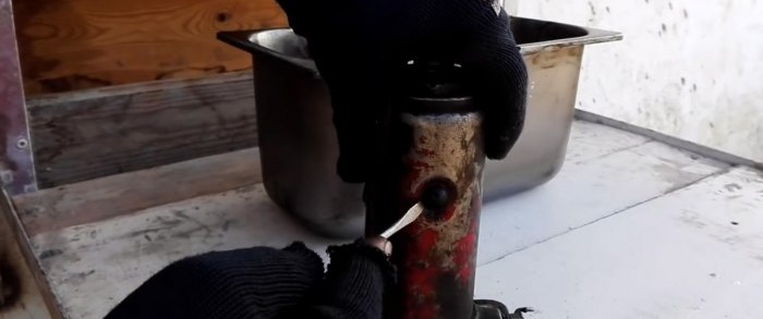 How to make a universal puller from a hydraulic jack