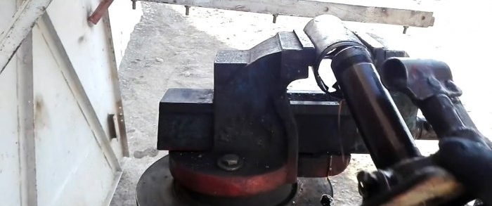 How to make a universal puller from a hydraulic jack