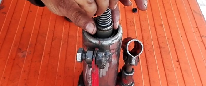 How to make a universal puller from a hydraulic jack