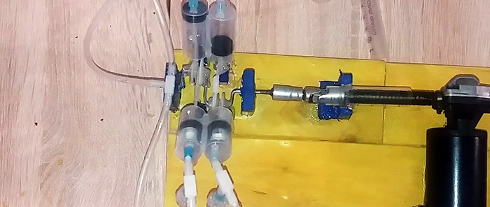 How to make a powerful 4-piston mini compressor from disposable syringes