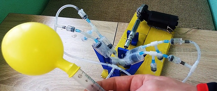 How to make a powerful 4-piston mini compressor from disposable syringes