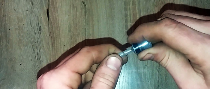 How to make a powerful 4-piston mini compressor from disposable syringes