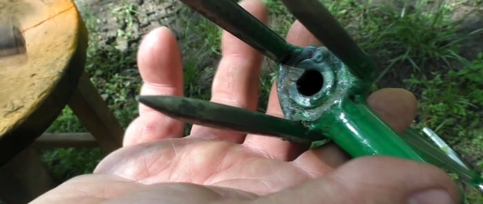 How to make a device for removing weeds by the root