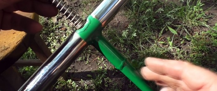 How to make a device for removing weeds by the root