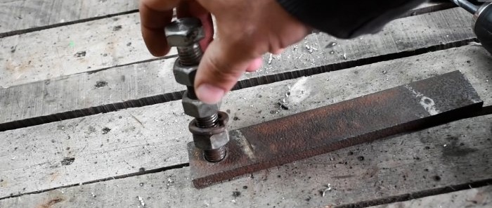 The simplest grinder from a bicycle hub grinder and a timing roller