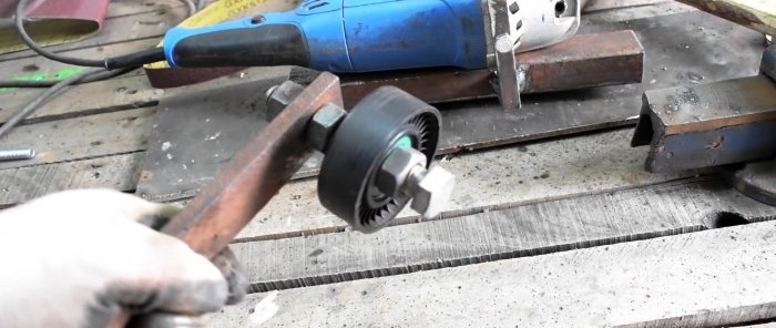 The simplest grinder from a bicycle hub grinder and a timing roller