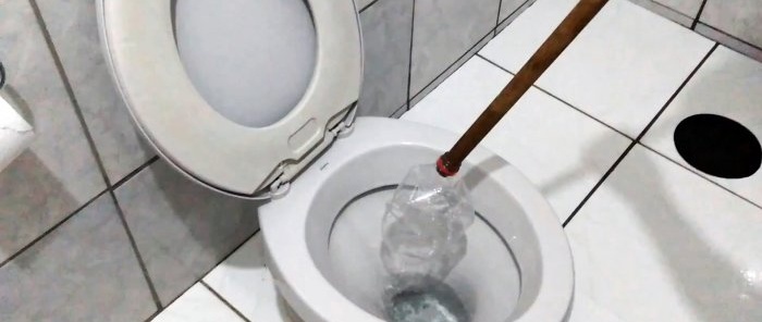 How to unclog a toilet with a plastic bottle