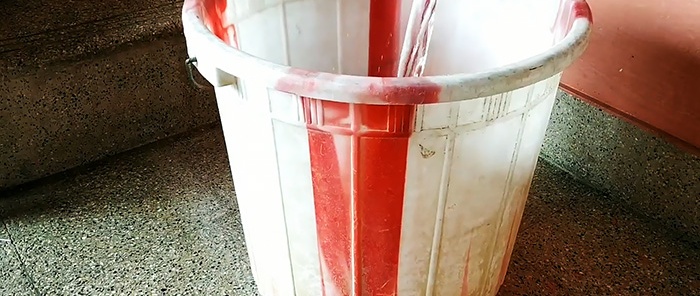 Filling a crack in a plastic bucket in 1 minute