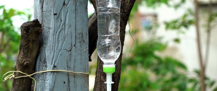 How to make a washbasin from a syringe and a plastic bottle