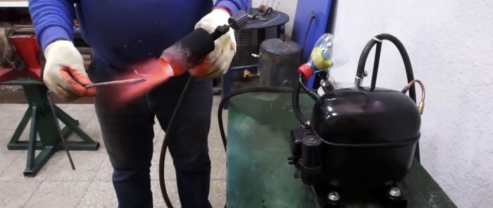 Making a powerful burner from the refrigerator compressor