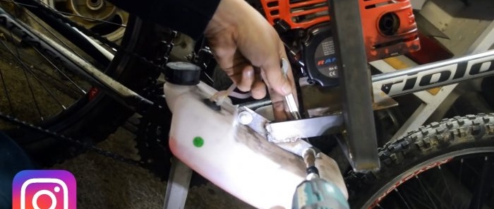 How to install a motor from a brush cutter to a bicycle