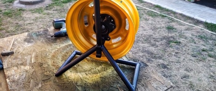 How to quickly weld a hose reel from old car parts