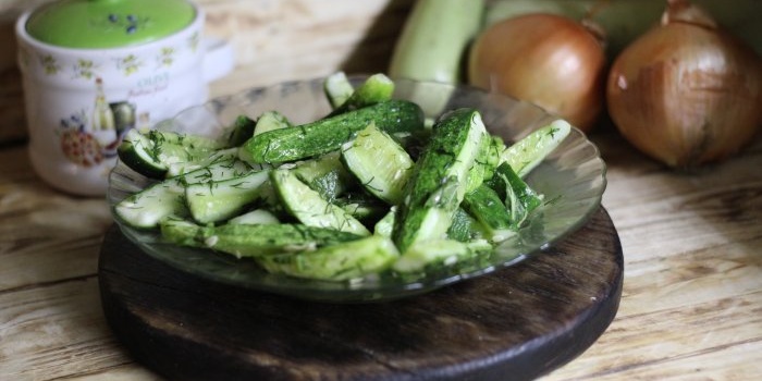 Quick crispy lightly salted cucumbers in a bag for 2 hours and you're done