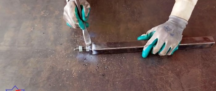 A very simple drilling machine made from the most affordable materials