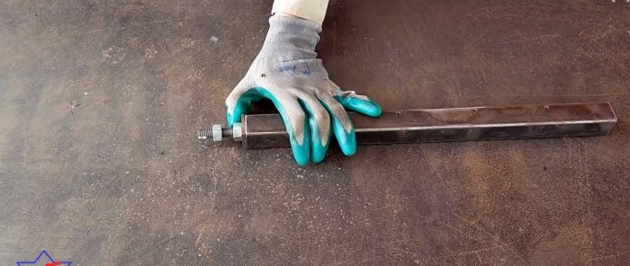 A very simple drilling machine made from the most affordable materials