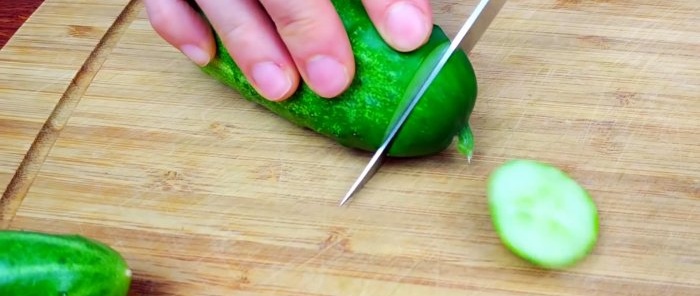 I no longer buy cucumbers in winter. Super way to freeze cucumbers.