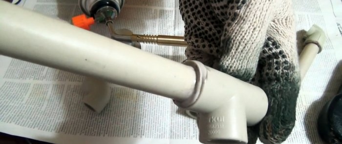 Welding plastic pipes without a soldering iron