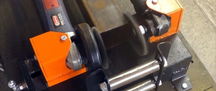 This grinder machine cleans rusty pipes in no time