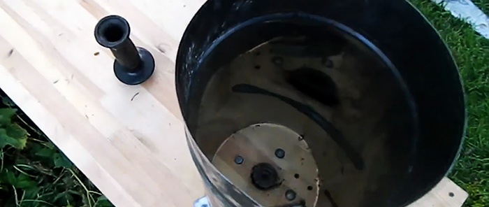 How to make a fruit crusher driven by an angle grinder