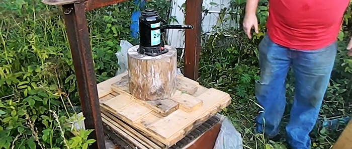 How to make a fruit crusher driven by an angle grinder