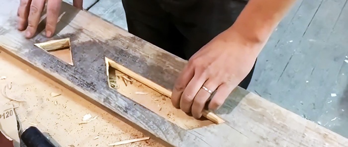 How to make a door to a bathhouse of an interesting design from old boards