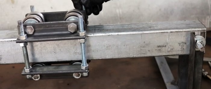 Do-it-yourself miter saw based on a grinder with a broach