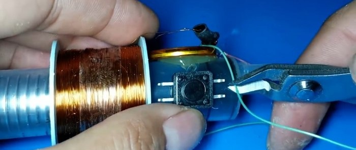 How to make a flashlight with a generator from a syringe