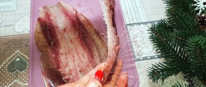 How to fillet a herring without bones in 1 minute