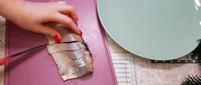 How to fillet a herring without bones in 1 minute