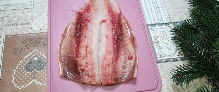 How to fillet a herring without bones in 1 minute